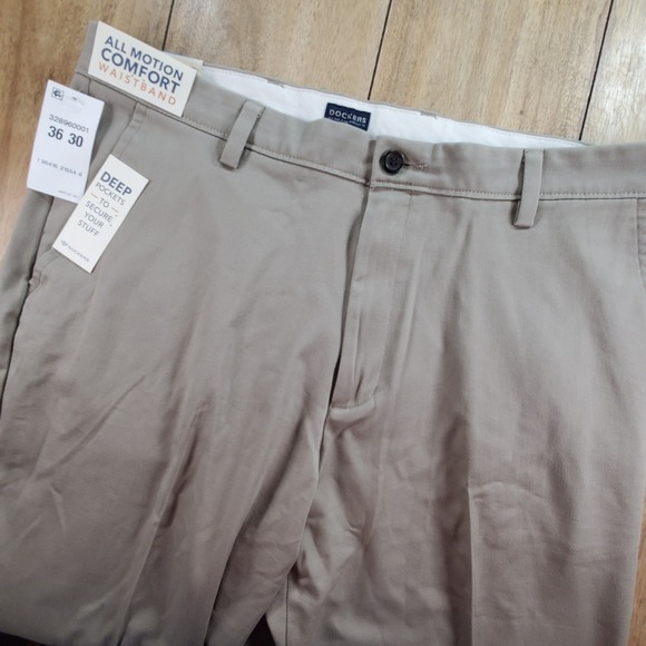 New Dockers Easy Khaki Pants Mens 36x30 Tan Classic Fit Stretch Performance NEW - Picture 2 of 9